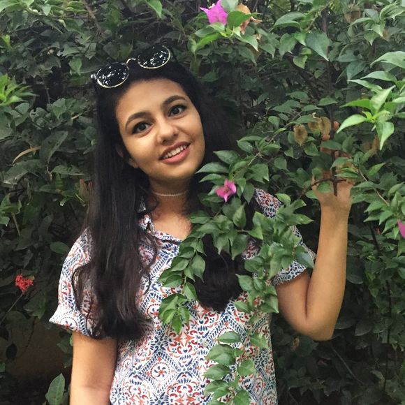 Meet your Posher, Sheena - Picture 1 of 1